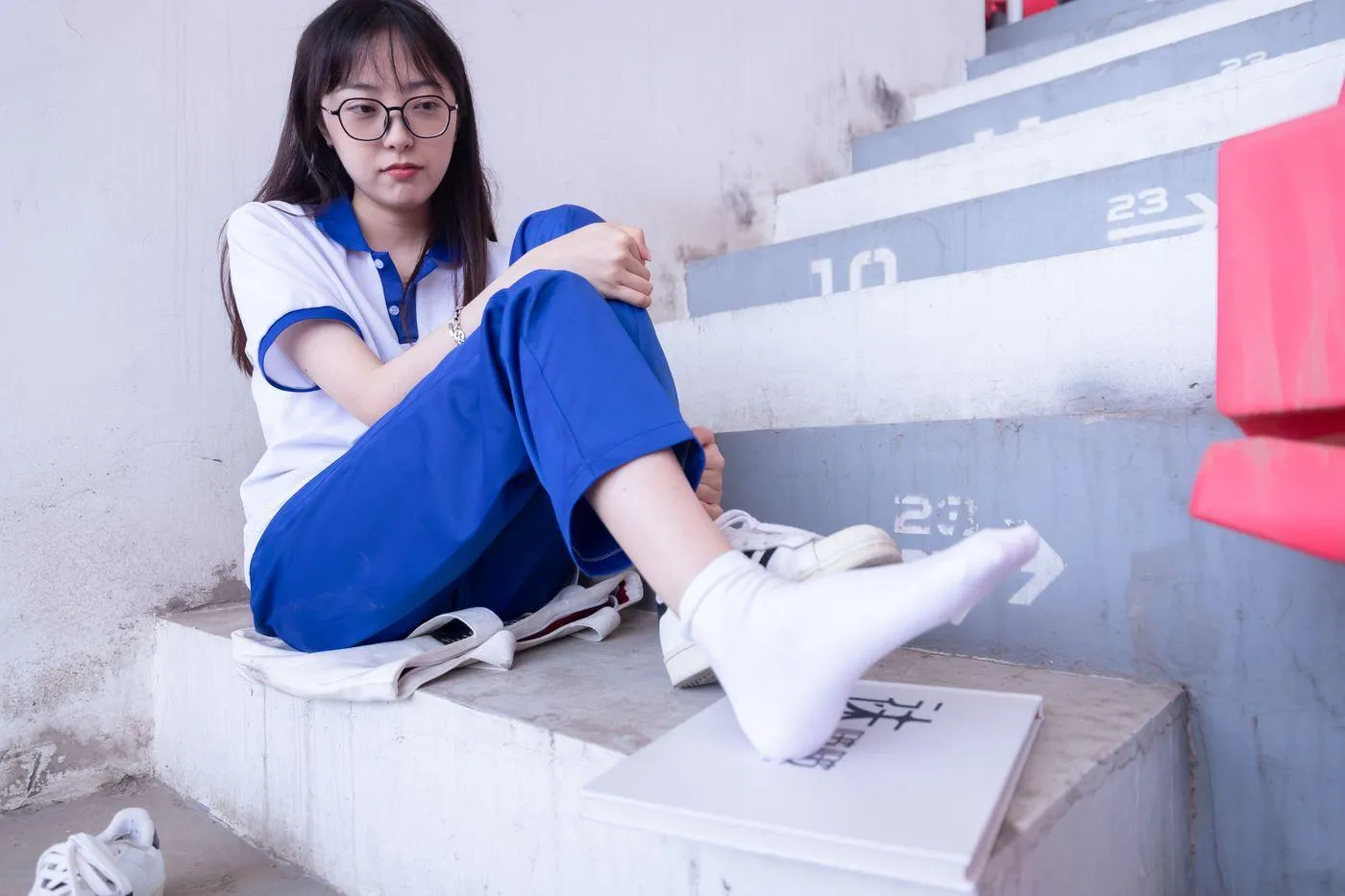 [BoBoSocks袜啵啵]NO.002 稚予-校服、贝壳头、白棉袜、裸足 [139P]插图2